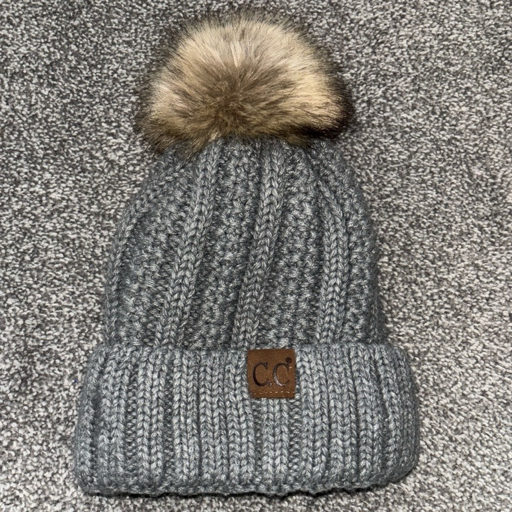 Faux fur gray beanie hat with fleece like material lined inside small medium - Picture 2 of 6